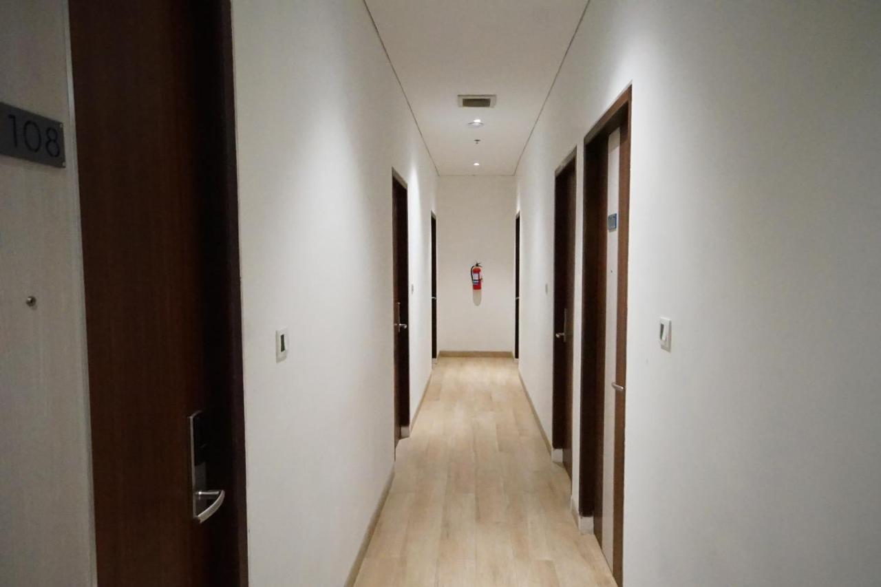 Oyo 344 Kr Hotel Palembang Exterior photo